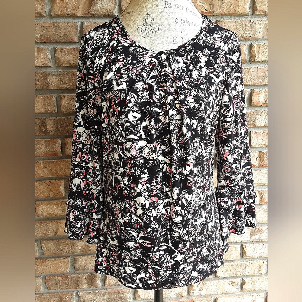 Karl Lagerfeld Paris Floral Print Scoop Neck Blouse.